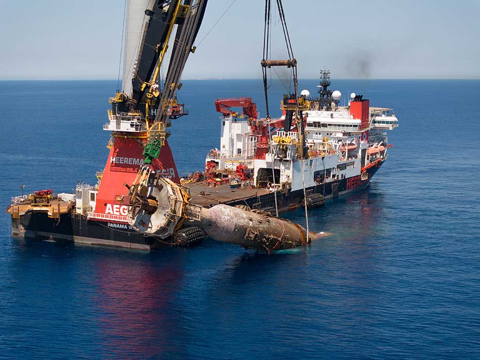 Our energy-industry experts supported Woodside Energy in the safe removal of a riser turret mooring (RTM) offshore of Western Australia.