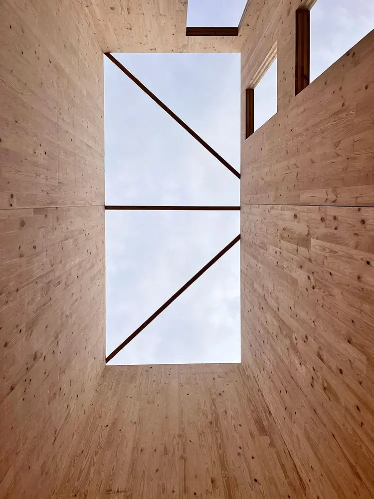 •	Early supplier involvement can improve mass timber efficiency. Bringing a supplier or fabricator into the process early helps the design team align the structural system with available products, material dimensions, and fabrication preferences. 