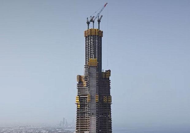 Located in Saudi Arabia, the tower is now nearing the 104th floor and is set to become the world’s tallest building and the first man-made structure to reach one kilometer in height.