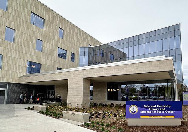  The 175,000-square-foot Gale and Paul Kirby Library and Student Resource Center replaces the former seven-story Albertson Hall with a four-story facility designed to improve access, integrate services, and support flexible use. 