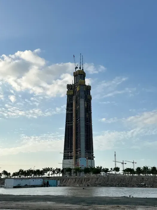 Jeddah Tower will offer a luxury hotel, serviced apartments, and condominiums, as well as prestigious office space.