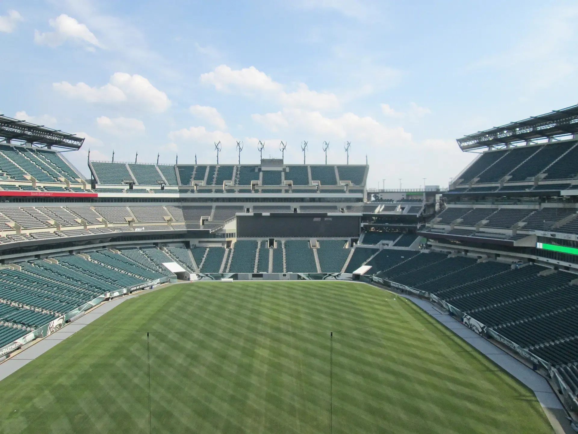 Thornton Tomasetti supported renovations to the stadium that added seating, improved circulation, and enabled larger high-definition video boards, modernizing the facility while increasing capacity and flexibility.
