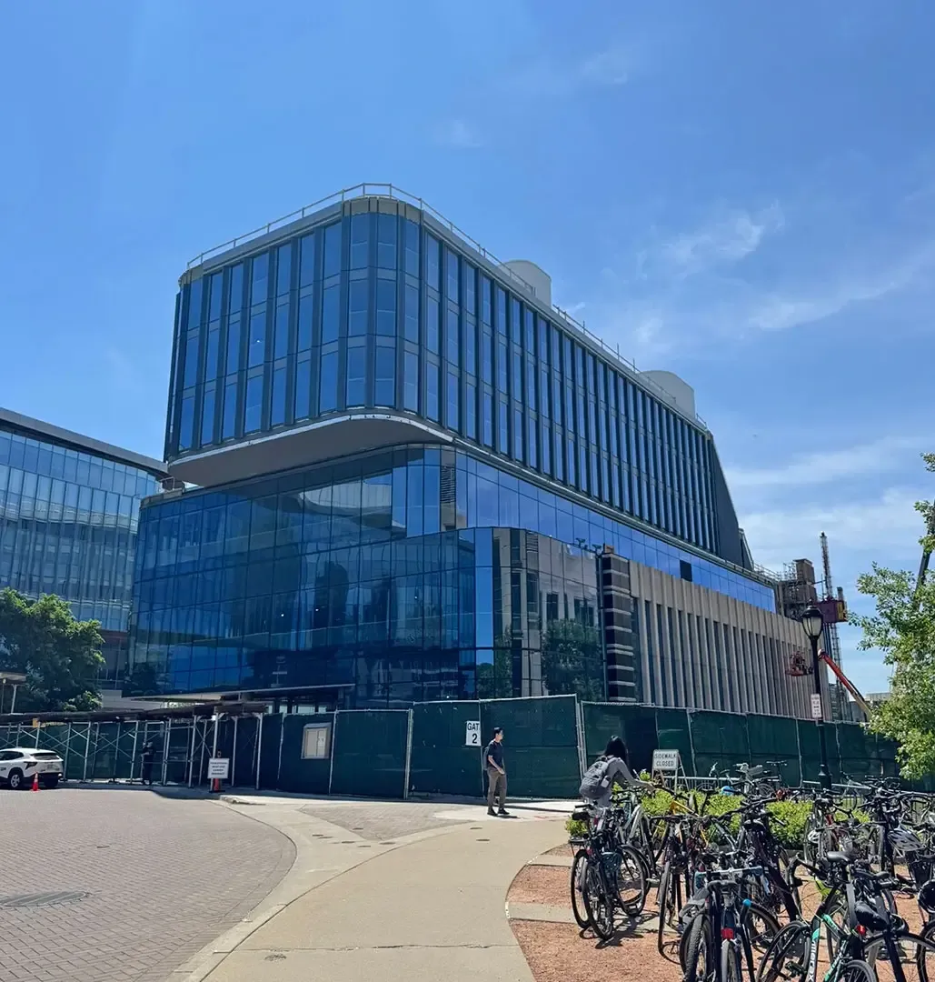 Thornton Tomasetti also provided structural engineering for the Global Hub, giving the team a deep understanding of the adjacent building, campus context, and structural coordination required for a seamless connection between the two facilities. 