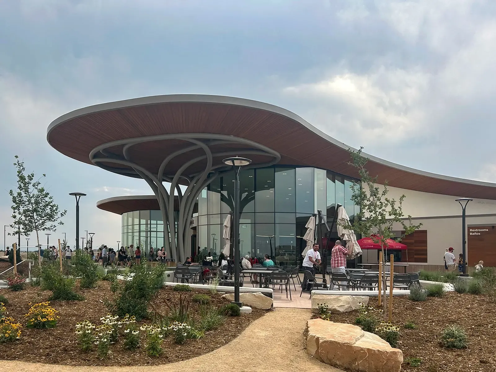 We provided structural design services to Davis Partnership Architects for the 33,000-square-foot experience library. It includes indoor and outdoor assembly spaces, environmental labs, play areas, and a cafe, as well as office spaces and meeting rooms.