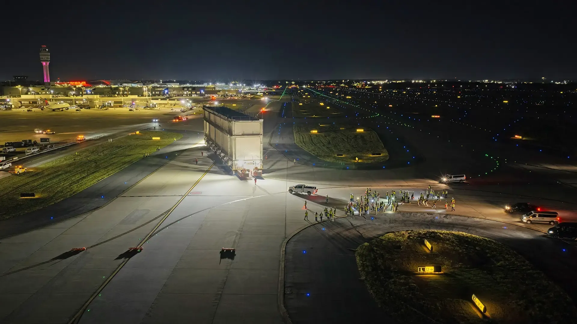 Originally designed for smaller regional aircraft, the airport’s narrowest concourse has become increasingly crowded as larger jets have entered service. The expansion uses an off-site modular construction approach and carefully planned construction sequencing to minimize disruption to airport operations. 