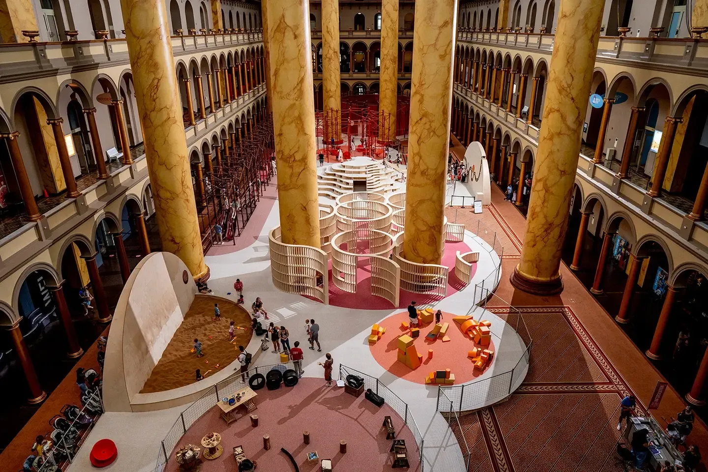 Our structural engineers developed a freestanding support system for the museum’s largest installation to date. 