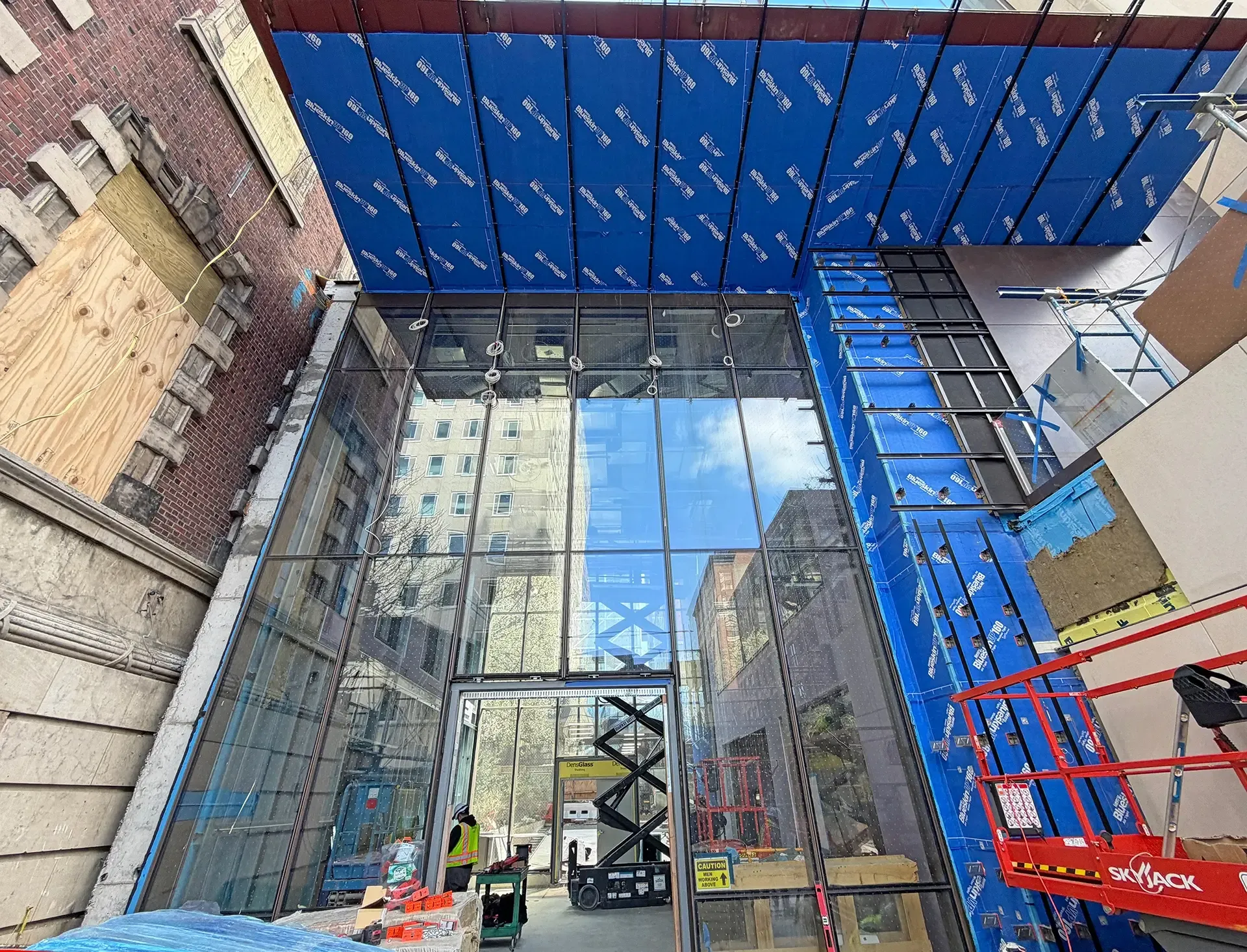 Our services include assessing and renewing the existing enclosure, replacing the windows and roof, designing new enclosure systems, and commissioning the completed work to support the project’s LEED Gold target and performance goals.