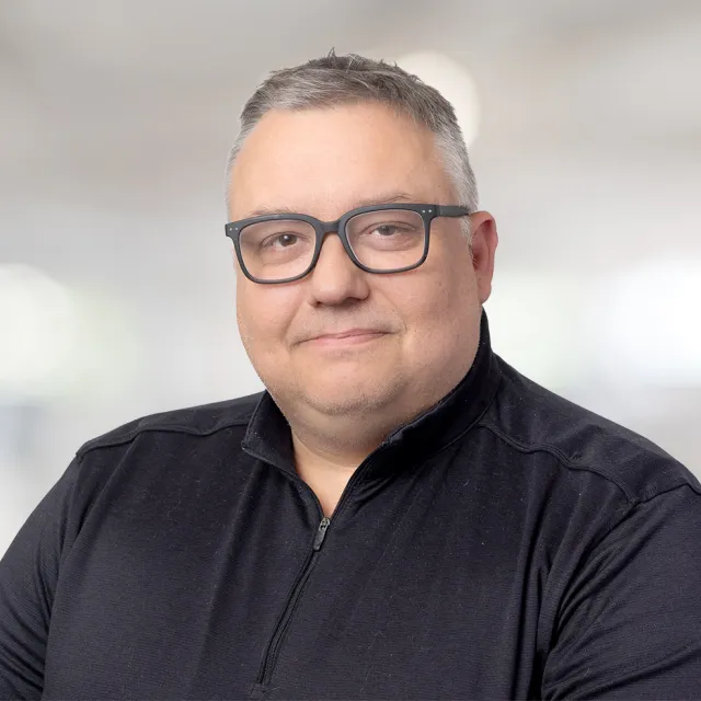 Jason Langer headshot